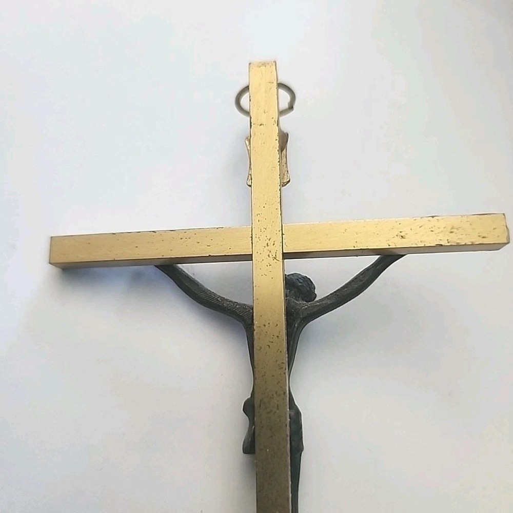 Vintage Brass Crucifix Wall Hanging INRI Jesus Christ on Cross - Picture 5 of 6